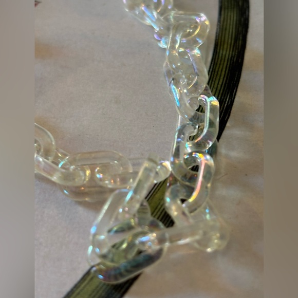 The Vintage Royalty Holographic Link Necklace - Picture 6 of 11